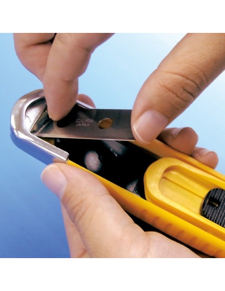 Cúter seguridad mango Comfort Grip retracción cuchilla automática SK-8 OLFA