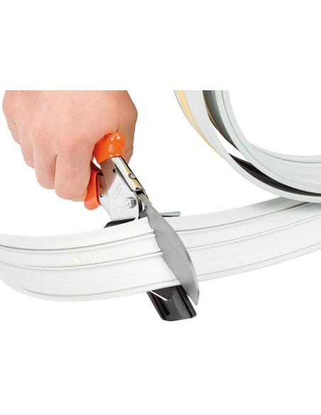 TIJERA PARA CANAL DE CABLES 3606