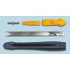 CUTER PLASTICO RECICLADO CON CUCHILLA DE 9 MM
