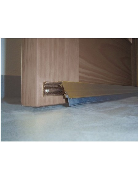 Burlete puerta atornillado basculante cepillo 93cm