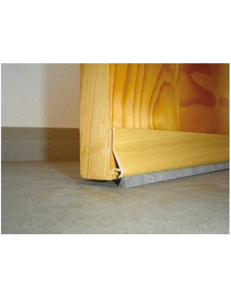 Burlete puerta adhesivo PVC cepillo 94cm