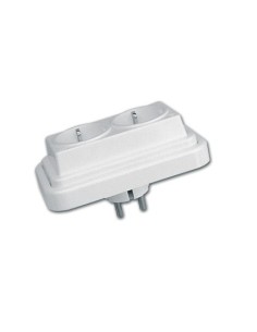 Enchufe adaptador multitoma con toma de tierra blanco