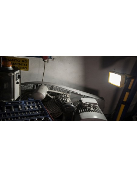 FOCO LED RECARGABLE 3600 LM X-BLAST RECARGABLE 50W