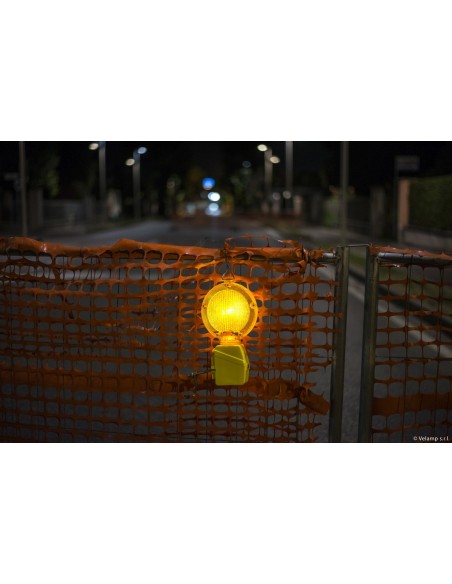 BALIZA LUMINOSA INTERMITENTE LED A BATERIA BLINK ROAD