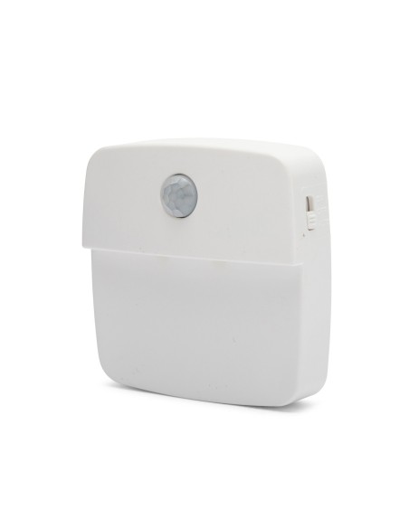 LUZ NOCTURNA LED A PILAS CON DETECTOR DE MOVIMIENTO CHIC2