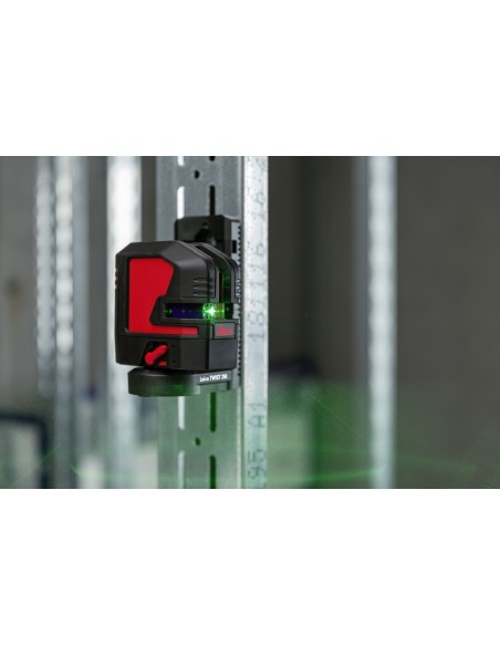 NIVEL LASER DE LINEAS VERDES LINO L2G CON PILAS Y/ O BATERIA RECARGABLE
